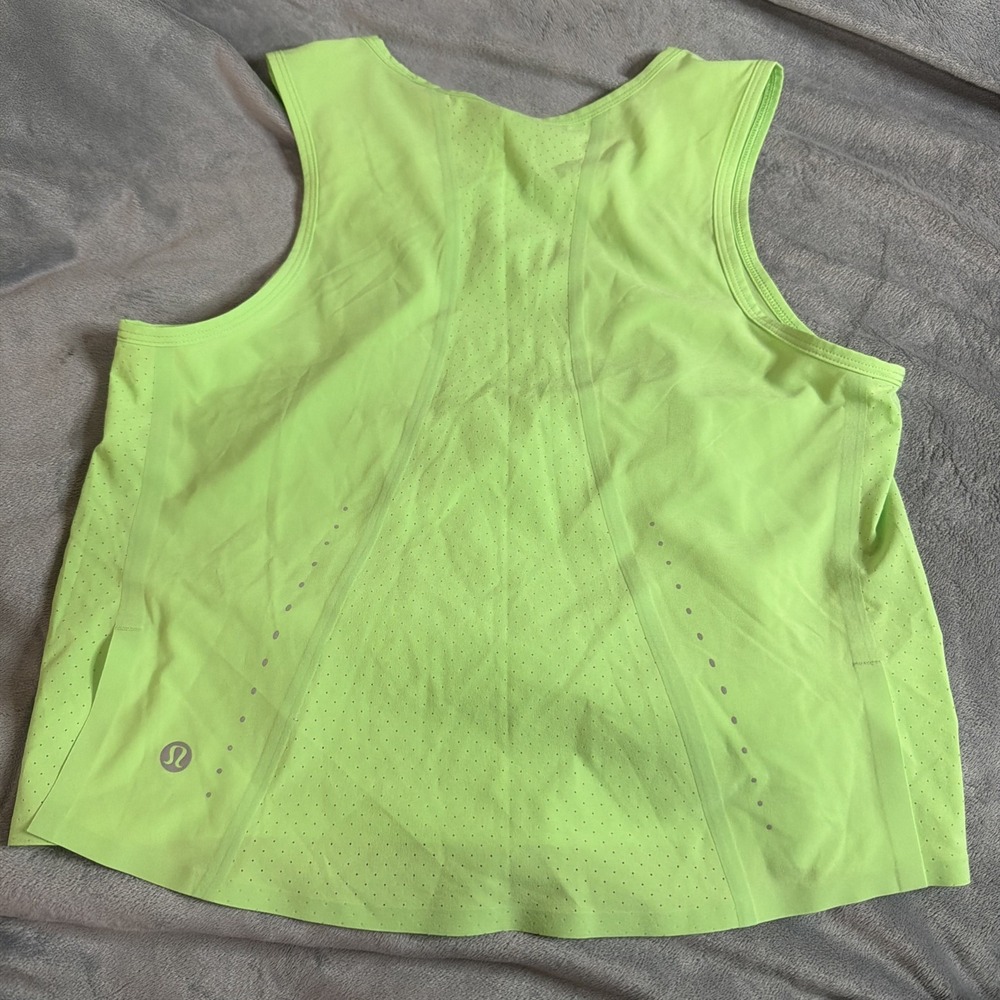 Lululemon Swift Ventilated Running Tank Top size 4 Scream Green